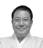 김운기 서지학자·시인