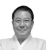 김운기 서지학자