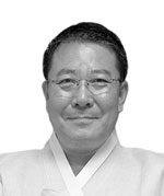 김운기 서지학자