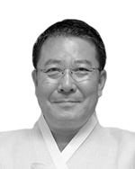 김운기 서지학자