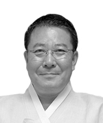 김운기 시인·서지학자