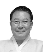 김운기 시인·서지학자