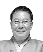김운기 시인·서지학자