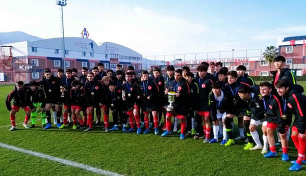 지난 1월 메르세데스 벤츠 에게해컵에서 준우승한 U-16 축구대표팀. /대한축구협회 제공