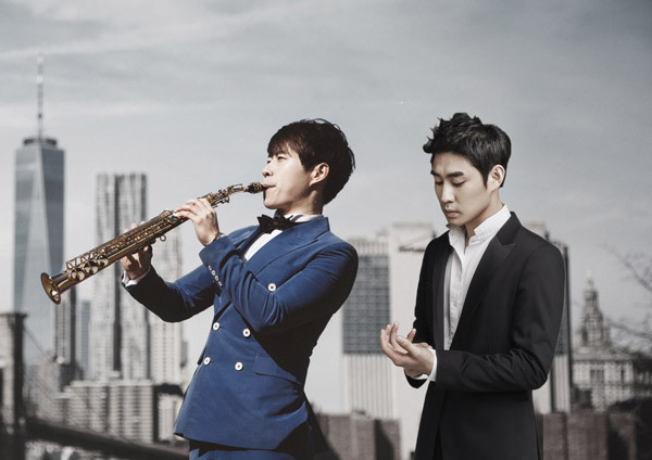6월 커피콘서트 무대를 펼치는 색소포니스트 브랜든 최와 피아니스트 정환호 듀오.<br>
/인천문예회관 제공