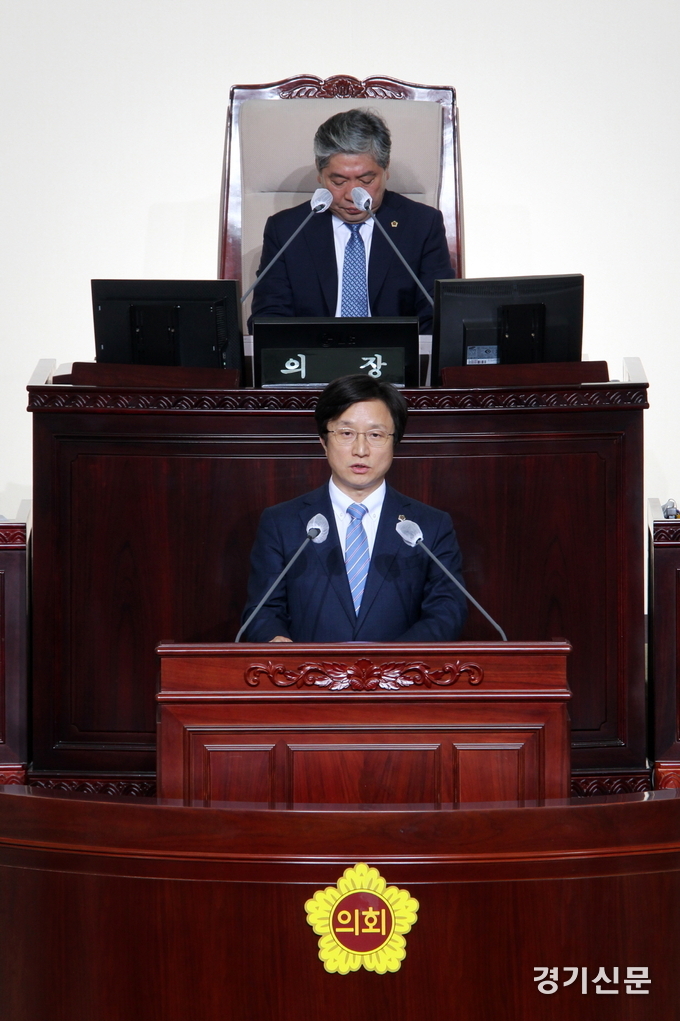 경기도의회 배수문 의원이 22일 코로나19 이후 경기도 지속가능발전 목표 이행을 위한 대책마련을 촉구하고 있다./경기도의회 제공