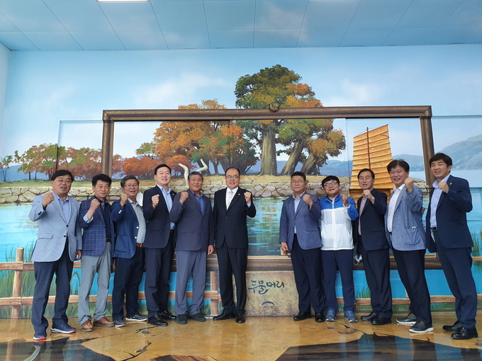 경기도의회 의원연구단체인 팔당포럼이 지난 26일 경기도수자원본부를 현장 방문했다.(사진=경기도의회 제공)
