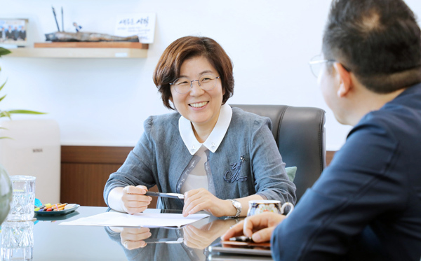 인터뷰