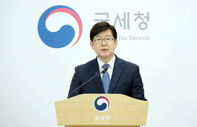 김진현 국세청 개인납세국장이 9일 세종시 국세청사에서 7월 부가가치세 신고 납부에 대해 브리핑하고 있다. (사진=국세청 제공)