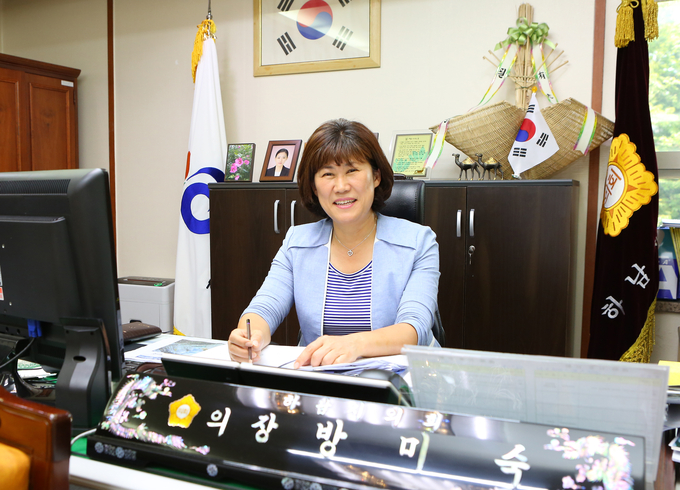 하남시의회 의장 집무실에서 인터뷰하는 방미숙 의장/하남시의회 제공