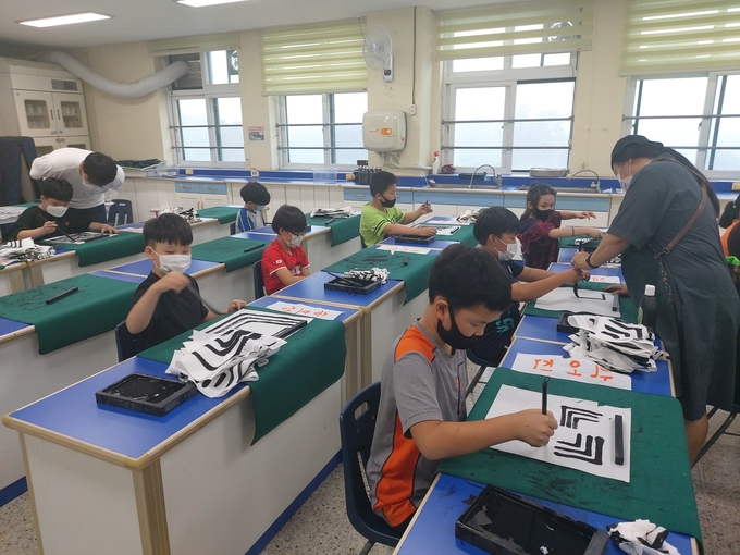 양주 산북초등학교, 서예로 올바른 인성 함양/ 산북초 제공