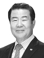 시인<br>
전 경기도적십자사 회장