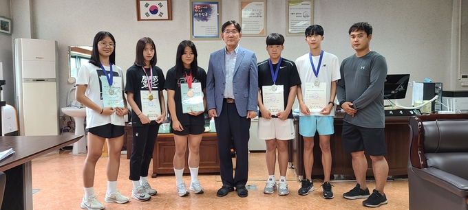 양주 덕계중 육상 선수단/ 동두천양주교육지원청 제공
