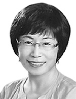 이자야 수필가