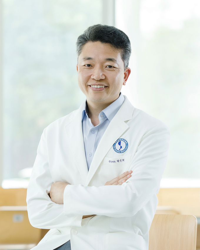 아주대병원 신장내과 박인휘 교수팀이 2019년 2월에 국제학술지 ‘Hemodialysis Internationl’에 ‘지속적 정정맥 투석여과요법에서 테이코플라닌의 약동학적 변이성’이란 제목으로 연구결과를 게재했다. (사진=아주대병원 제공)