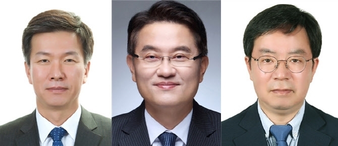 김대지(왼쪽부터) 국세청장 지명자, 윤종인 개인정보보호위원회 위원장, 최영진 개인정보보호위원회 부위원장. 사진= 청와대 제공 