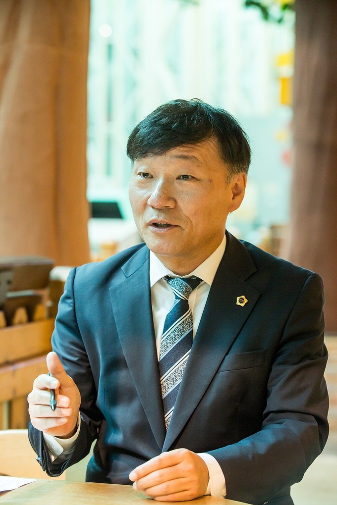 제10대 경기도의회 후반기 남종섭 교육행정위원장.