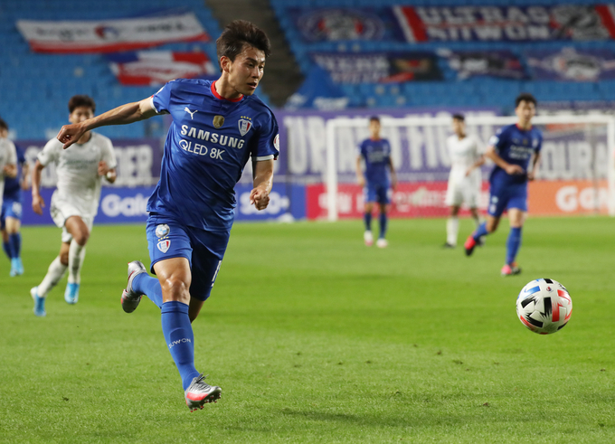 한국프로축구연맹이 2020 아시아축구연맹(AFC) 챔피언스리그(ACL) 10월 재개 발표에 따라 K리그 일부 경기 일정을 조정할 계획이다. 사진은 K리그1 수원 삼성의 경기 모습. (사진=한국프로축구연맹 제공)