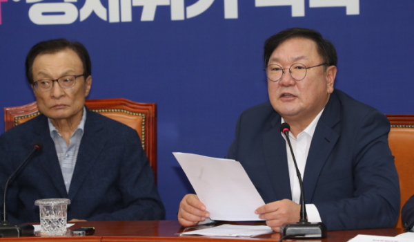 더불어민주당 김태년 원내대표가 5일 오전 국회에서 열린 민주당 최고위원회의에서 발언하고 있다. (사진= 연합뉴스) 