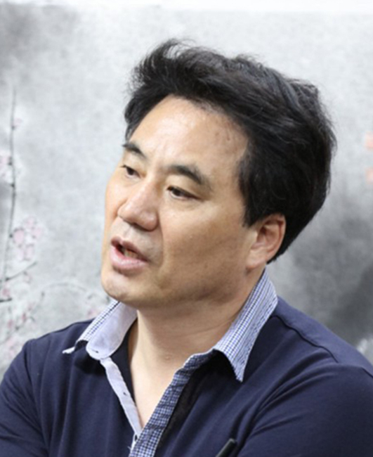 박병두 문학평론가. 시나리오작가<br>
수원영화인협회장