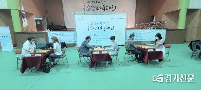 국내 아마추어 강자 3인이 헝가리, 러시아, 베트남 등 국내 거주 외국 기사들과 벌이는 ‘국제교류전’이 열리고 있다. /문석완 기자