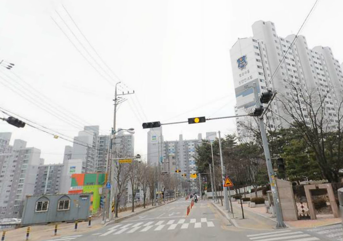 사업시행자가 소유권이전등기를 하지 않고 16년간 방치한 시 소유 재산을 화성시가 토지정보시스템을 이용하여 찾아낸 화성시 봉담읍 소재 s아파트 도로. /화성시 제공