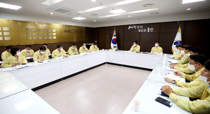 코로나19 확산을 막기 위해 백군기 용인시장이 진단검사 비용 전액 지원을 지시했다. (사진=용인시 제공)