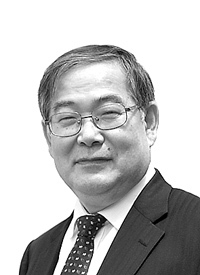 이지엽<br>
경기대 교수·한국시조시인협회 이사장