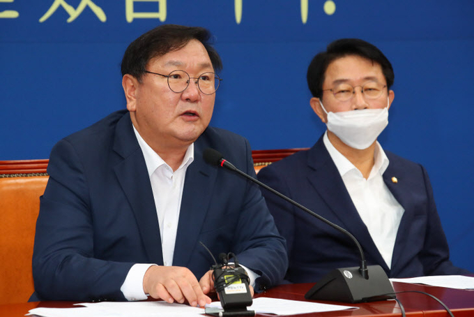  발언하는 민주당 김태년 원내대표. (사진= 연합뉴스 제공)
