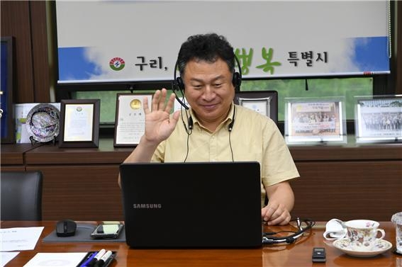 구리시 안승남시장은 지난 5일부터 14일까지 총 5회에 걸쳐 구리시 시정자문위원회 분과위원회를 온라인 토론회 형식으로 개최하고 있다./구리시 제공