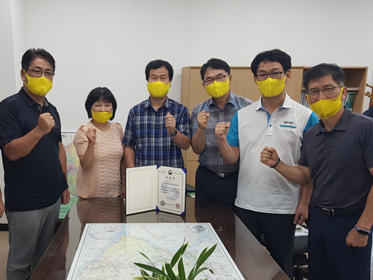 남양주시 상하수도관리센터가 행정안전부로부터 ‘2019년 지방공기업 발전 유공’ 장관 표창을 받았다./남양주시 제공