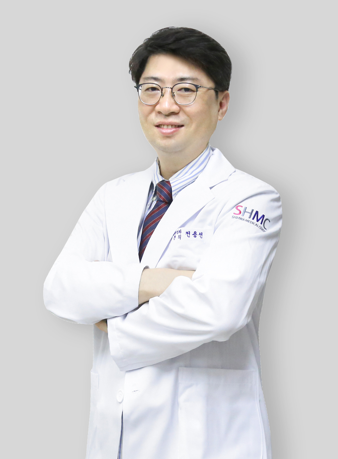  시화병원은 심.뇌 혈관센터 운영에 전용선 교수를 센터장에 임명했다/사진=시화병원 제공