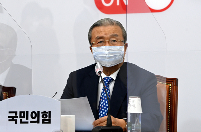 김종인 국민의힘 비상대책위원장이 14일 오전 국회에서 열린 비상대책위원회의에서 발언하고 있다. (사진= 연합뉴스) 