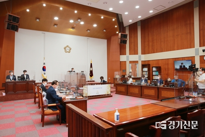 군포시 의회가 제249회 임시회 예산결산 특별 운영위원회에서 추경을 심의하고 있다./군포시의회 제공
