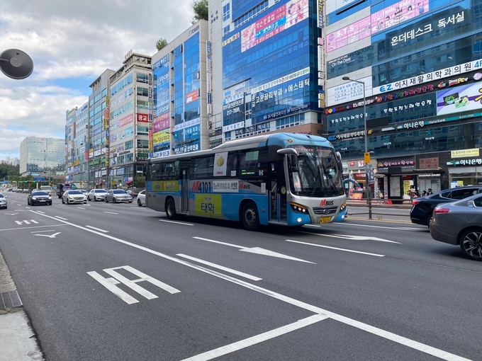 용인시에서 운행되고 있는 M버스의 모습 (사진=용인시청 제공)