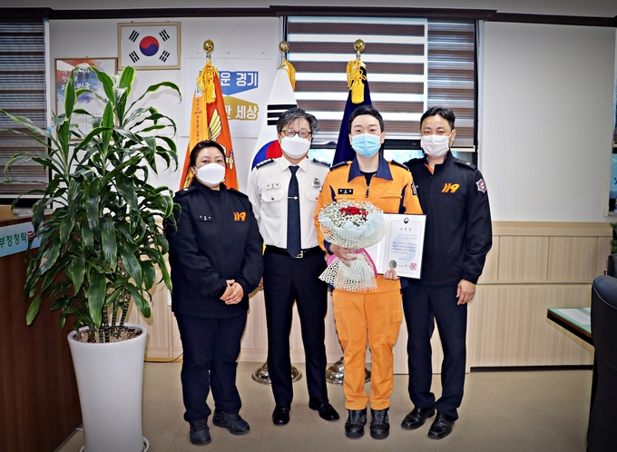 시흥소방서 소속 구급대원 이호용 소방장 자살예방의날 보건복지부장관상을 수상했다/사진=시흥소방서 제공