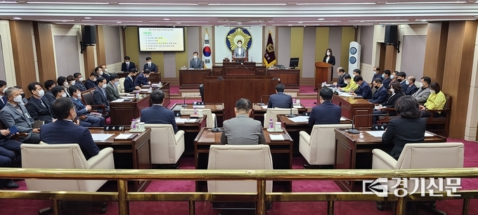 포천시의회 제153회 임시회 개회식이 대회의실에서 열리고 있다. (사진=문석완 기자)