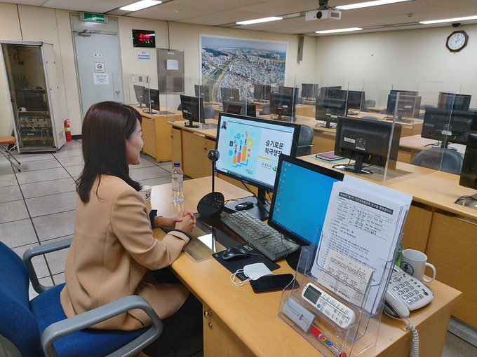 오산시는 공직사회 내 적극행정 공감대 확산을 위해 지난 16일 전 직원을 대상으로 적극행정 직장교육을 실시했다.(사진= 오산시 제공)