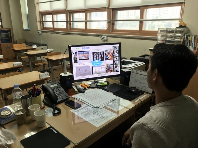 동화초등학교가 지난 21일 2020학년도 전문적 학습공동체 사례나눔 컨퍼런스를 개최했다. (사진=화성오산교육지원청 제공)