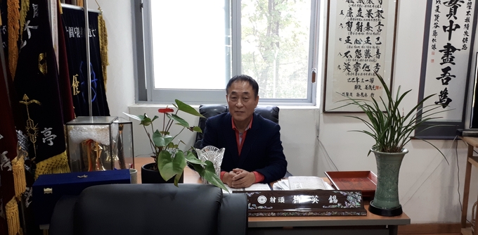 궁도 동호회인 연무정의 유영석 사두가 경기신문과 인터뷰하고 있다. (사진=김민기 기자)