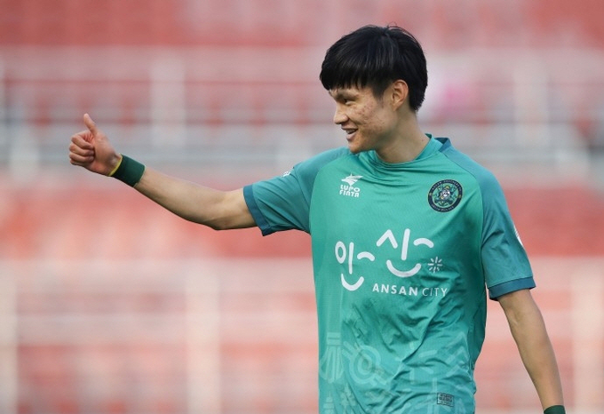 7일 안산 와스타디움에서 열린 하나원큐 K리그2 2020 27라운드 부천FC1995와 안산 그리너스FC의 경기에서 안산FC 김륜도가 선제골을 넣은 뒤 세리머니를 하고 있다. (사진=한국프로축구연맹 제공)