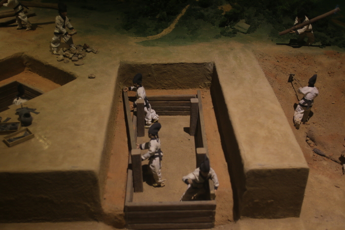 마무곽 무덤 조성 모습, 부산 연산동 고분 박물관.