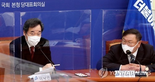 더불어민주당 이낙연 대표가 10일 서울 여의도 국회에서 열린 국난극복K-뉴딜위 국난극복본부 점검회의에서 발언하고 있다. 사진=연합뉴스