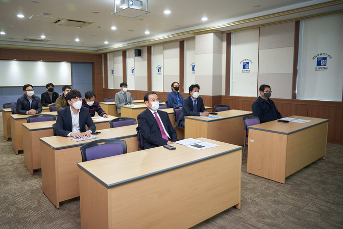 용인시의회 도시건설위원회의 '2020년도 제2차 정례회' 대비 의정연수 모습 (사진=용인시의회 제공)