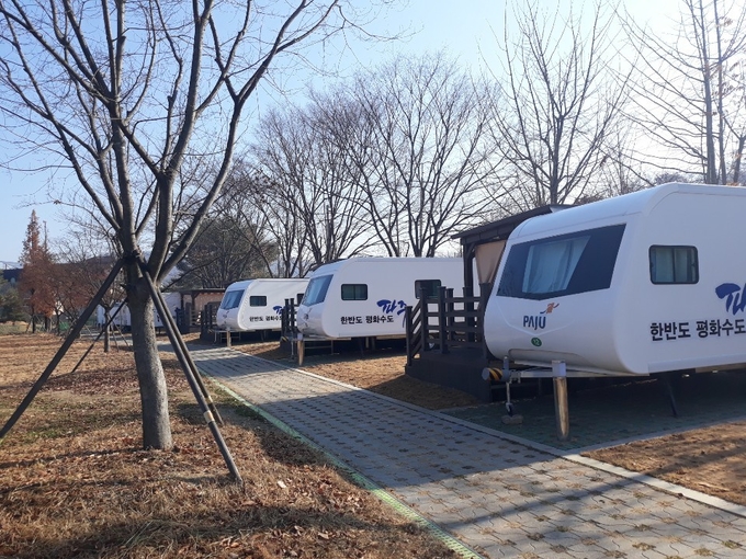 파주 공릉관광지 캠핑장에 추가 설치된 캐라반. (사진=파주시 제공)