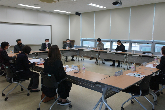 2020년도 지역·산업 맞춤형인력양성사업 4차산업 기반 훈련 프로그램개발 1차 회의를 개최했다(사진=오산대학교 제공)