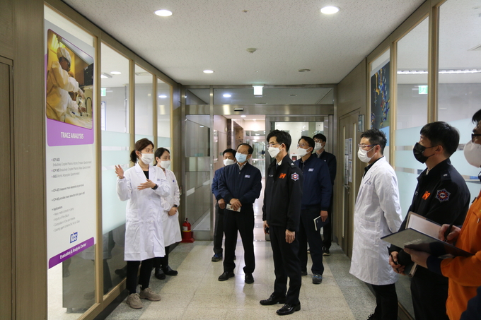 용인소방서가 겨울철 대형화재를 예방하기 위해 소방안전 컨설팅을 진행했다. (사진=용인소방서 제공)
