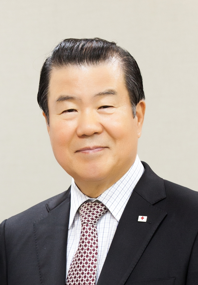 김훈동 시인⦁전 경기도적십자사 회장