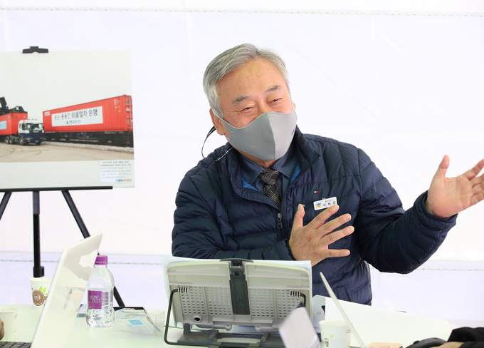 이재강 경기도 평화부지사가 30일 파주 임진각 내 임시 집무실에서 인터뷰를 하고 있다. (사진= 경기도 제공)