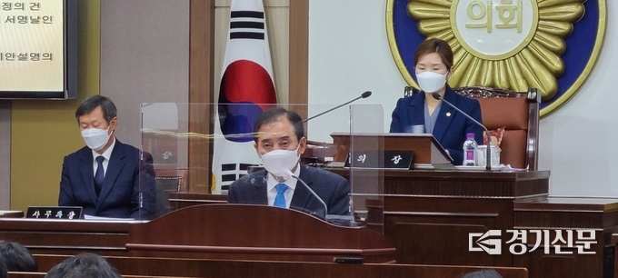 박윤국 포천시장이 시정연설을 하고 있다. (사진=문석완 기자)